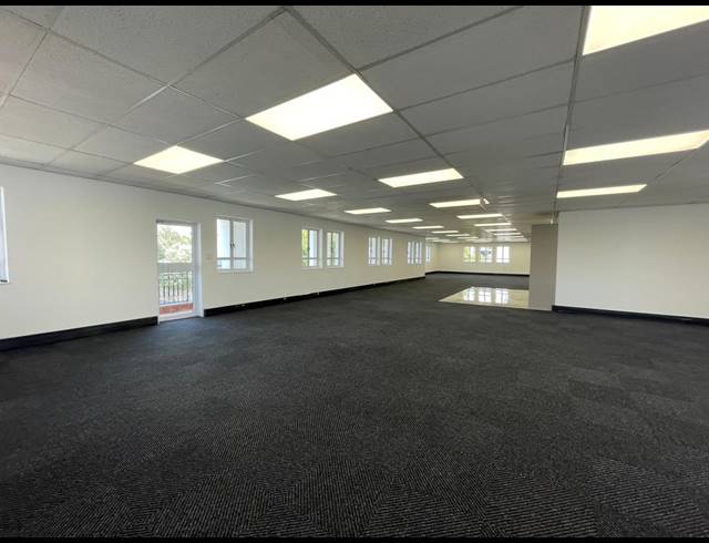 377M² OFFICE TO LET IN BRYANSTON